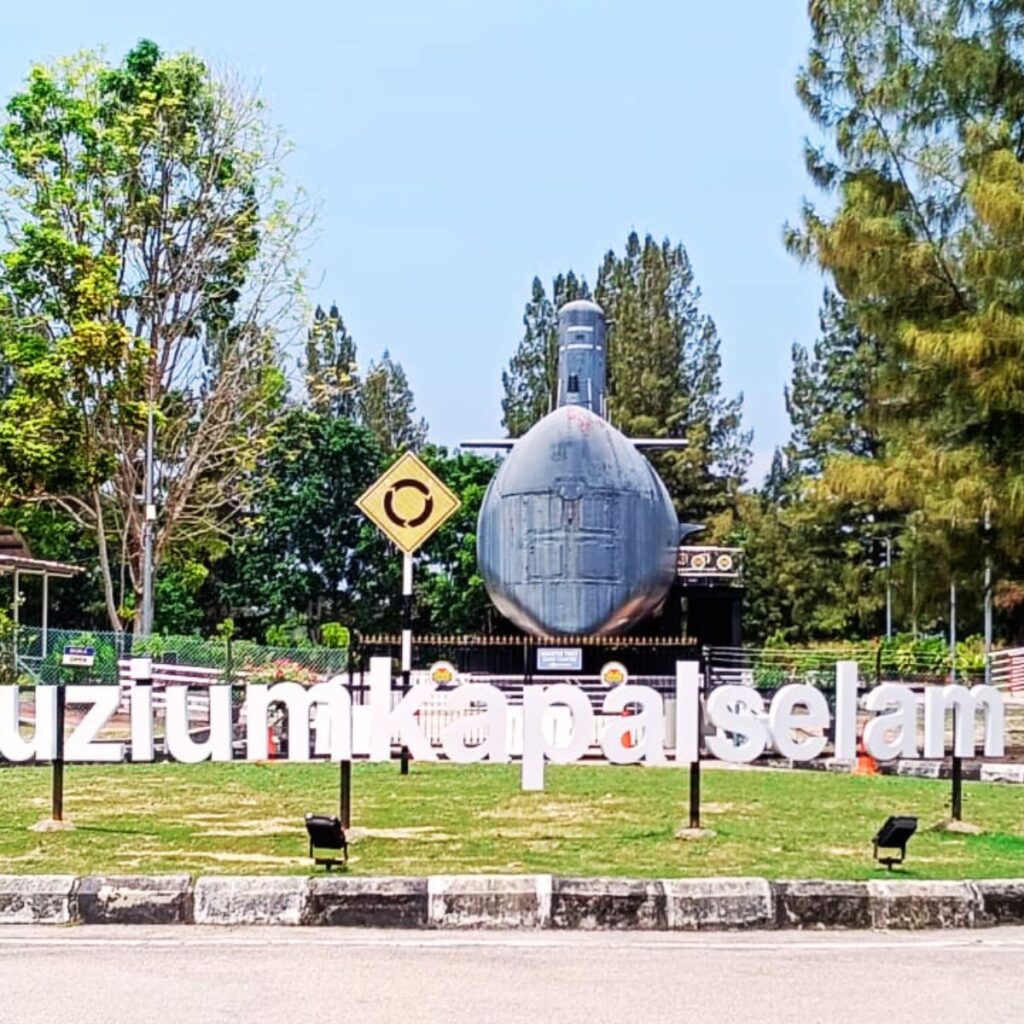 1 kapal selam